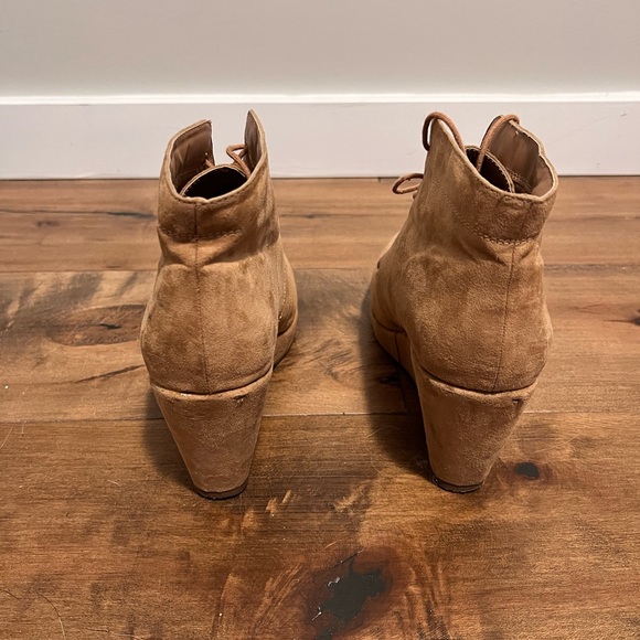 Forever 21 boots. Great condition. Size 10 - Picture 2 of 4